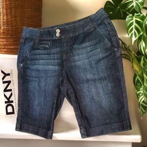 DKNY distressed jean shorts size 8